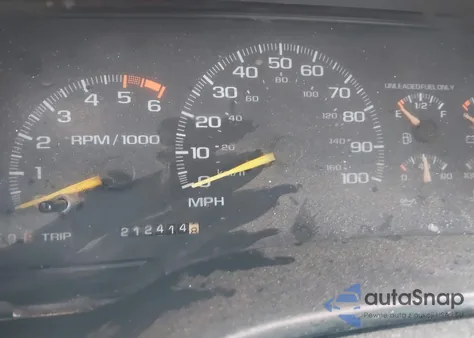 1998 Chevrolet C1500 Fleetside из США, поврежденный, VIN 1GCEC19W0WE256015